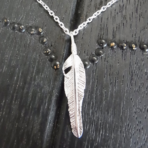 Mini Feather Necklace 