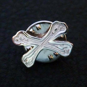 mini cross-bone badge